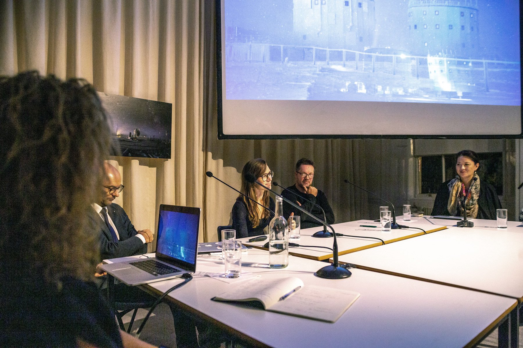04_2019_UNLESS_SYMPOSIUM_ARCHITECTURE-IN-THE-EXREME_ROUND-TABLE.jpg